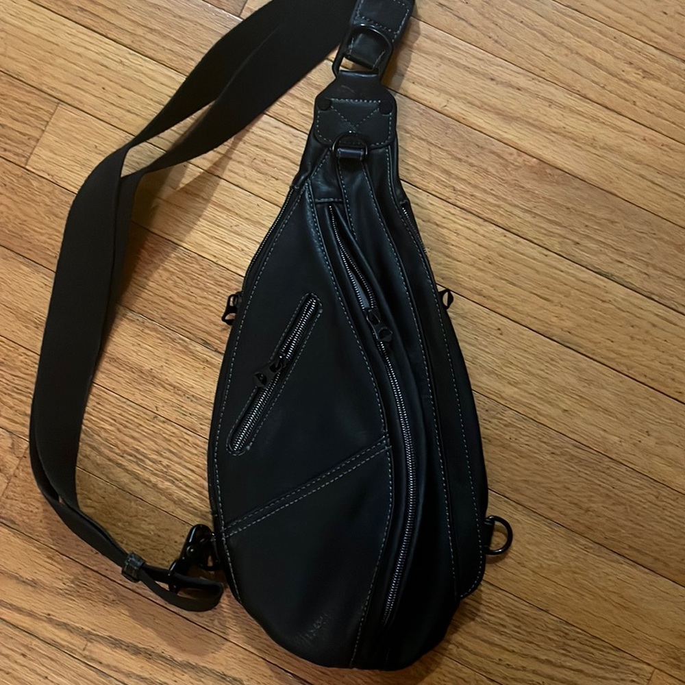 Black leather cross body man bag